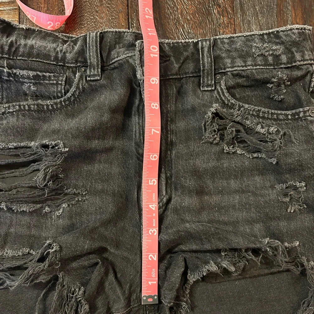 American Eagle Outfitters Black Distressed Festival Mom Jean Shorts